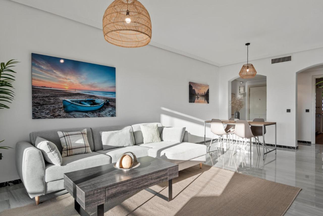 Modern Apartment - 2 Bedrooms, Beachside - Puerto Banus Marbella Exterior photo