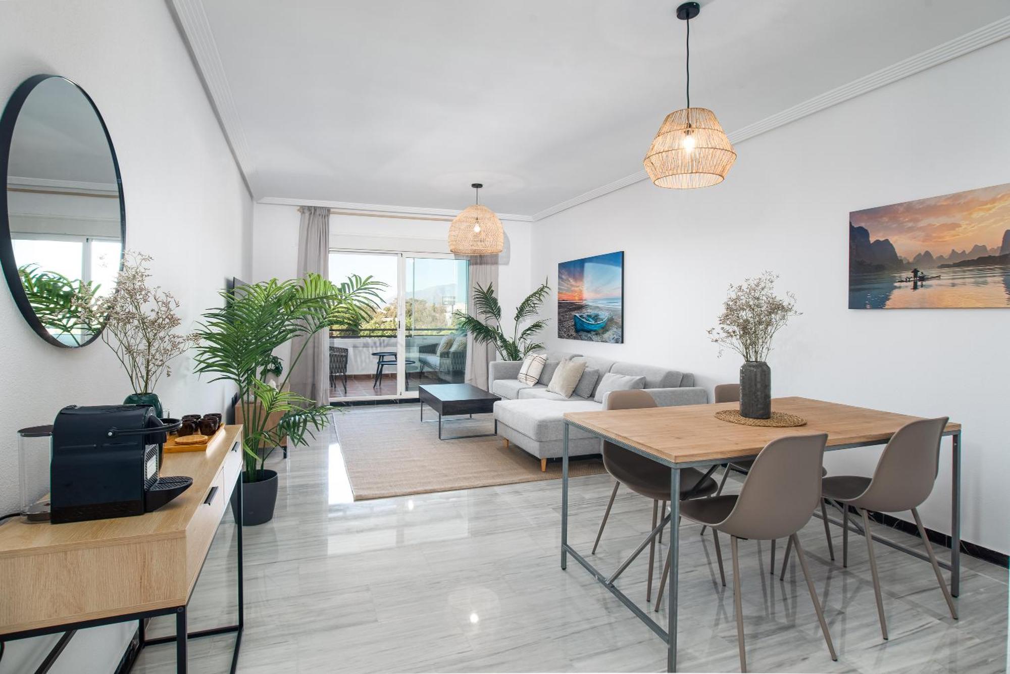 Modern Apartment - 2 Bedrooms, Beachside - Puerto Banus Marbella Exterior photo