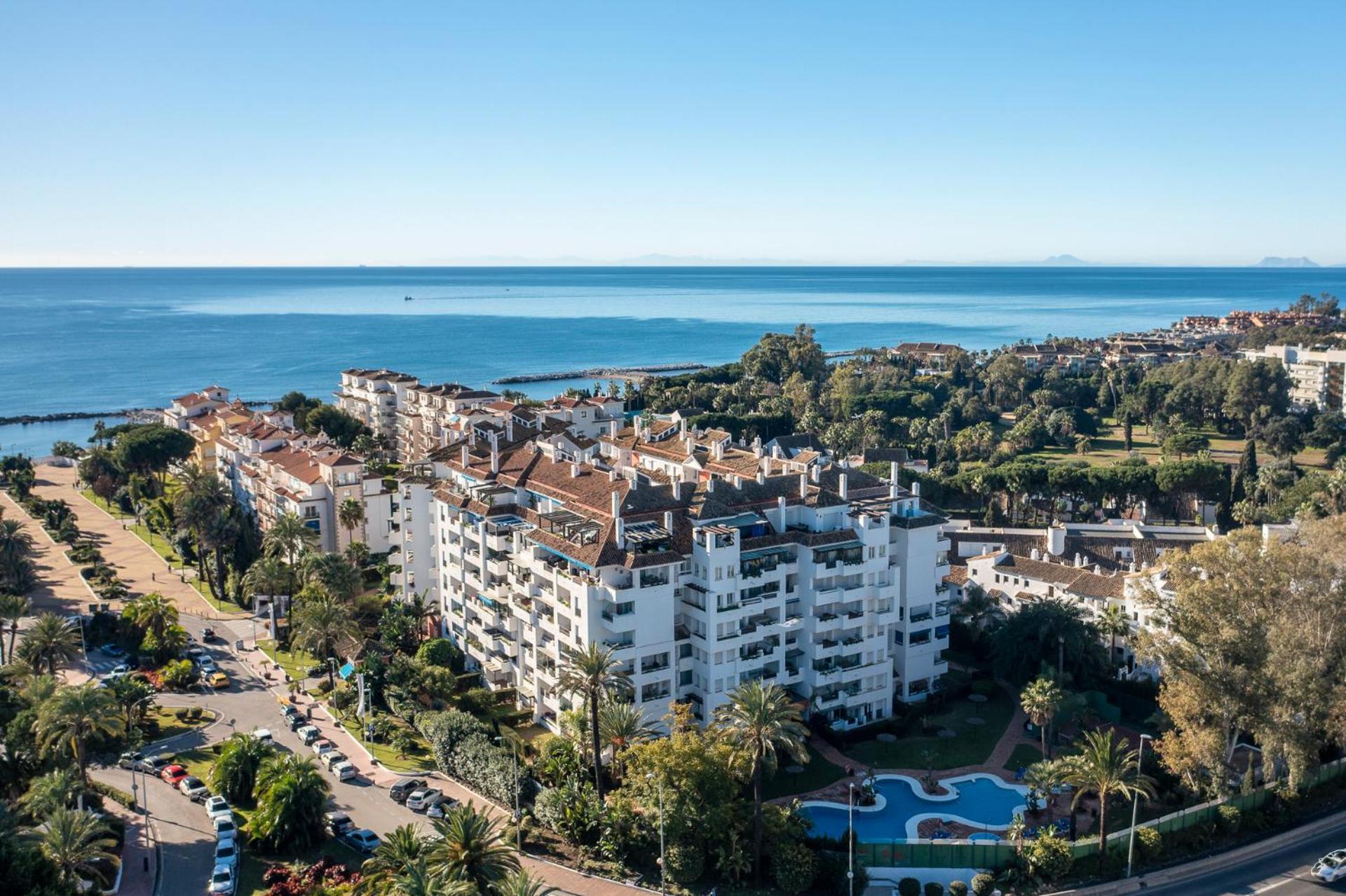 Modern Apartment - 2 Bedrooms, Beachside - Puerto Banus Marbella Exterior photo