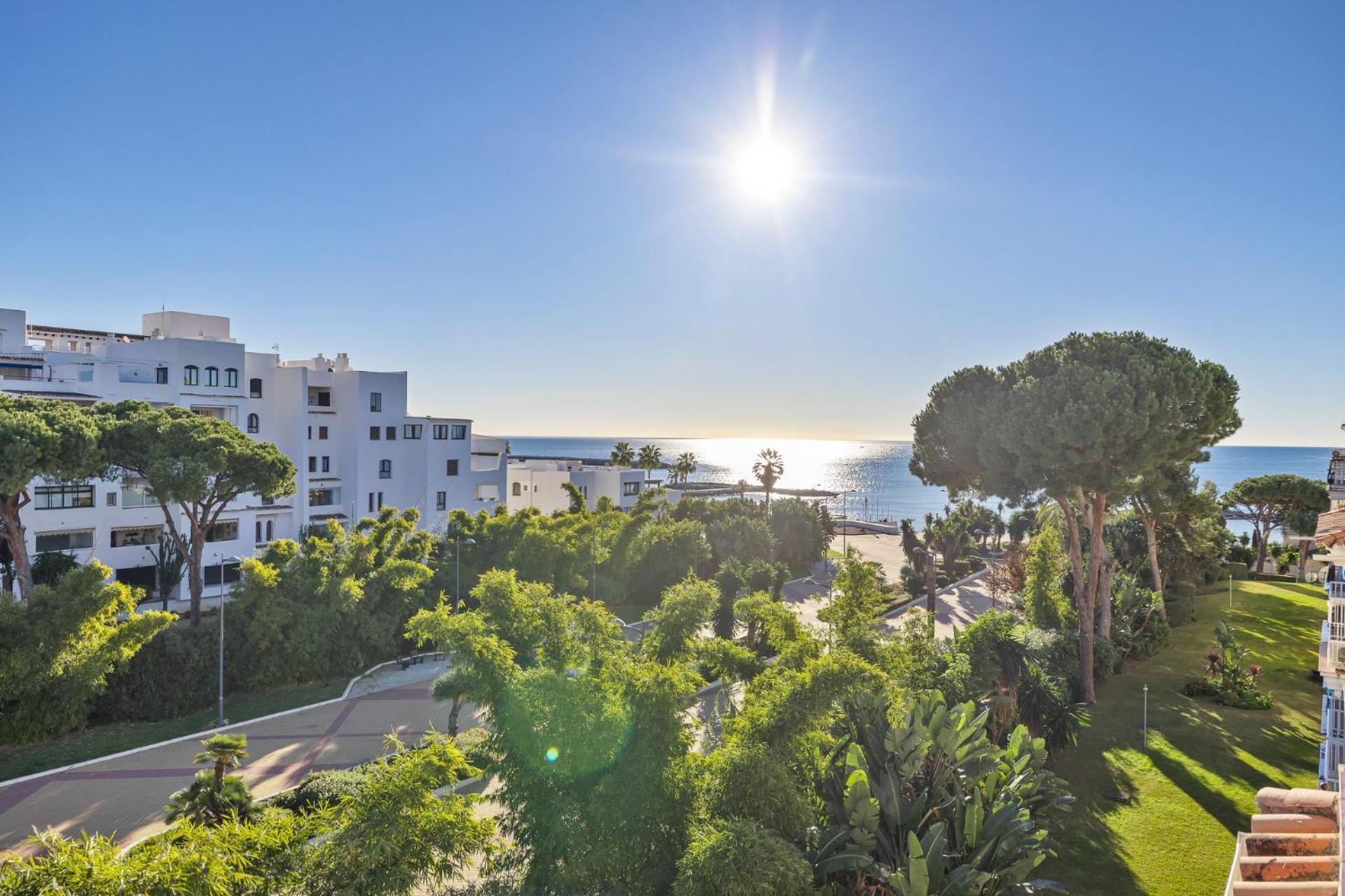 Modern Apartment - 2 Bedrooms, Beachside - Puerto Banus Marbella Exterior photo